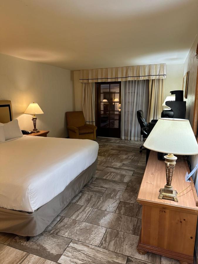 Ramada By Wyndham Las Cruces Hotel & Conference Center Extérieur photo