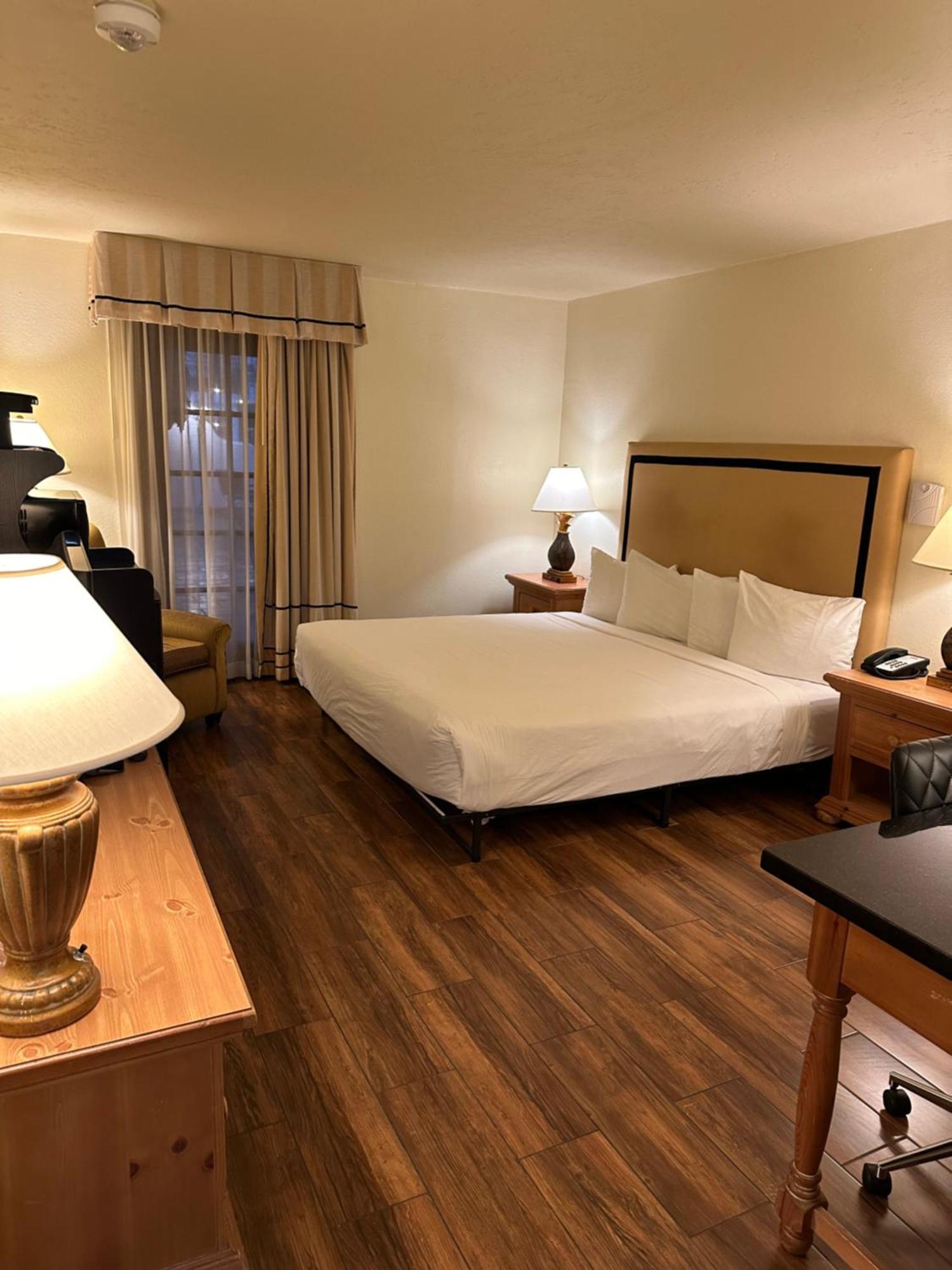 Ramada By Wyndham Las Cruces Hotel & Conference Center Extérieur photo